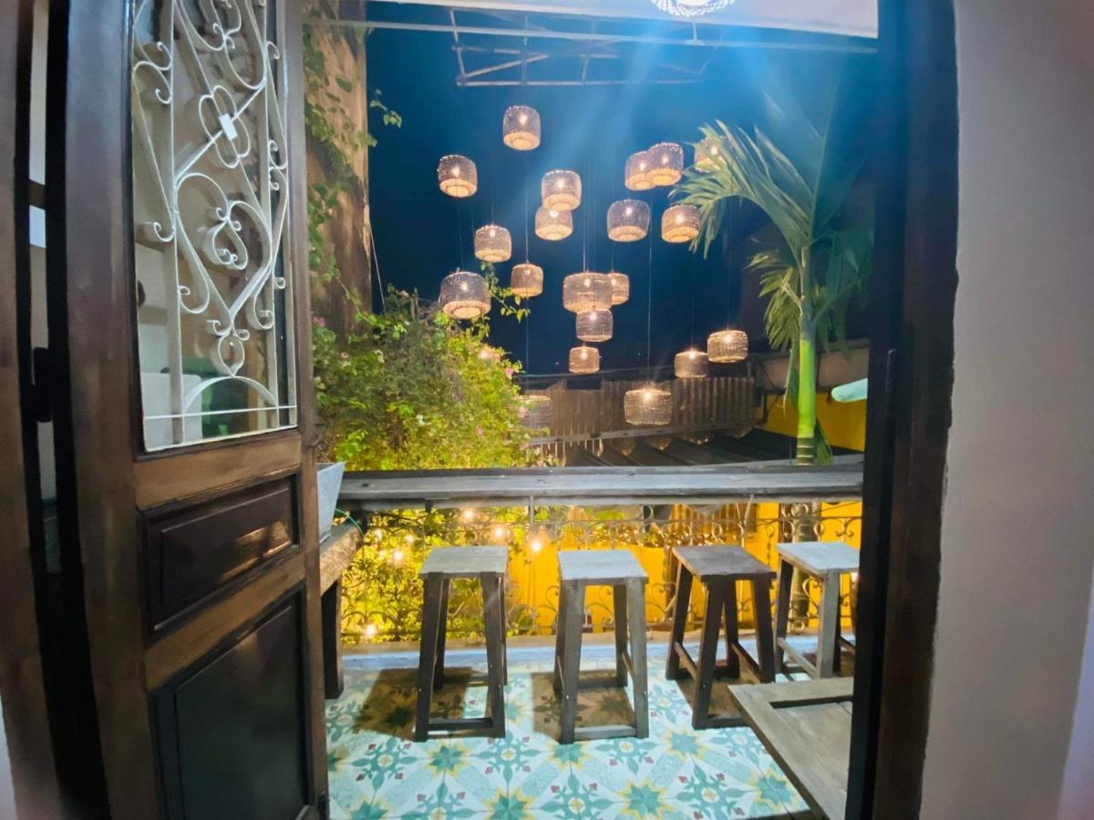 Chu Nhat Cafe & Homestay - 12 Ngo 41 Duong Lang - Co So 1 Ханой Екстер'єр фото