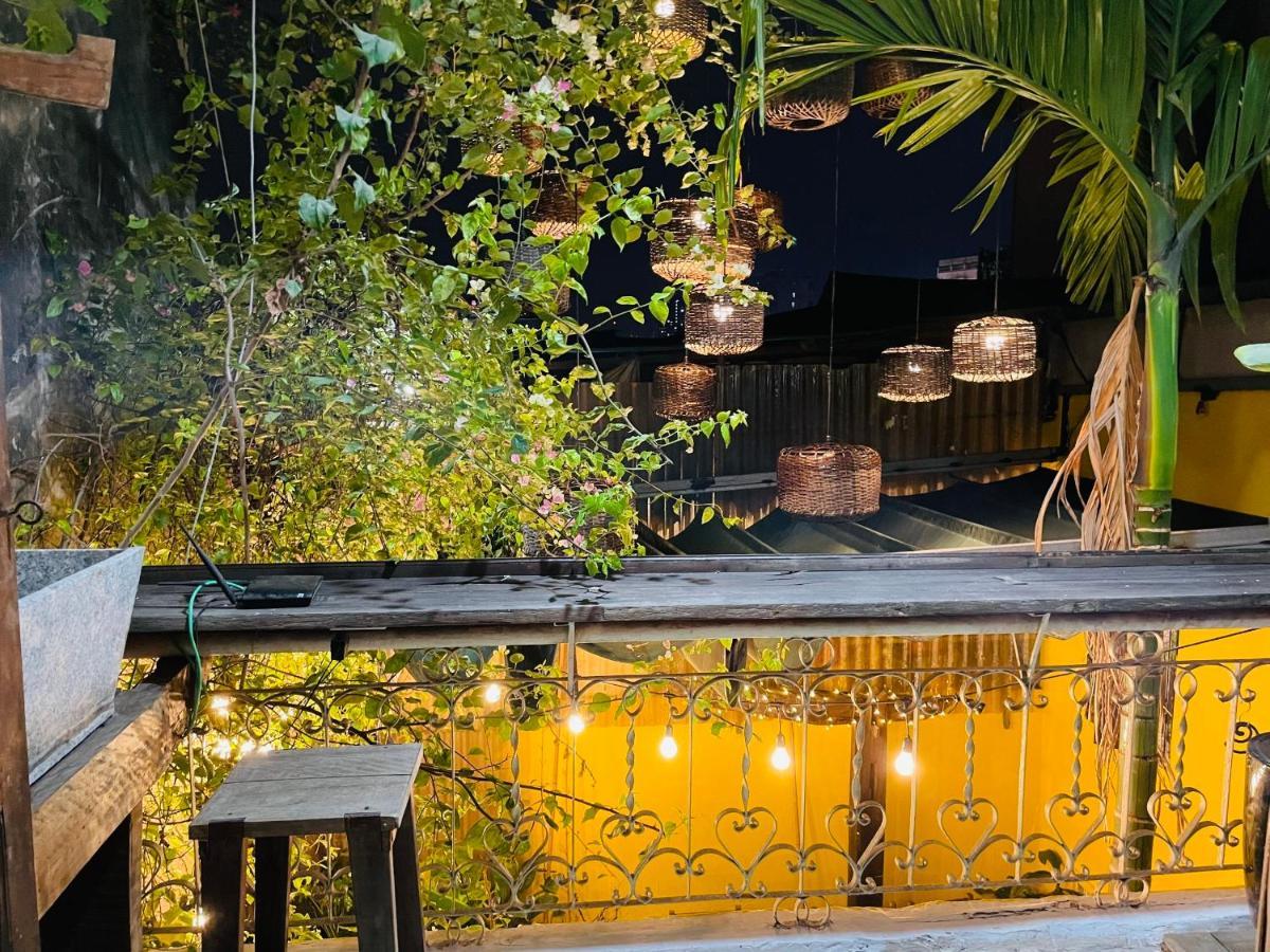 Chu Nhat Cafe & Homestay - 12 Ngo 41 Duong Lang - Co So 1 Ханой Екстер'єр фото